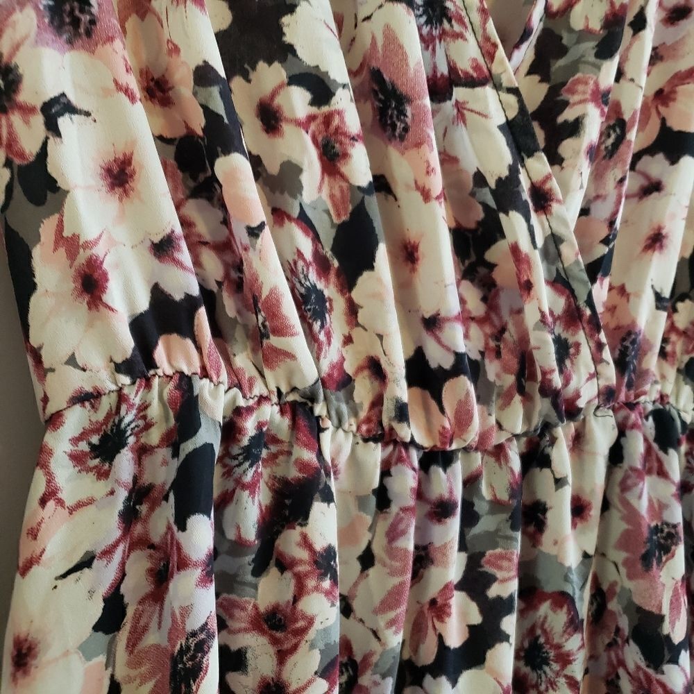 XHILARATION FLORAL FLOWY DRESS SIZE SMALL - Picture 2 of 4